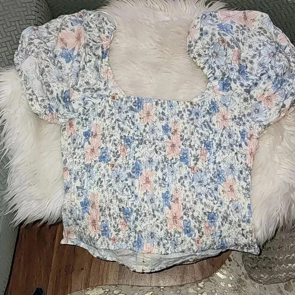 Sienna Sky Floral Crop Top - Picture 3 of 3